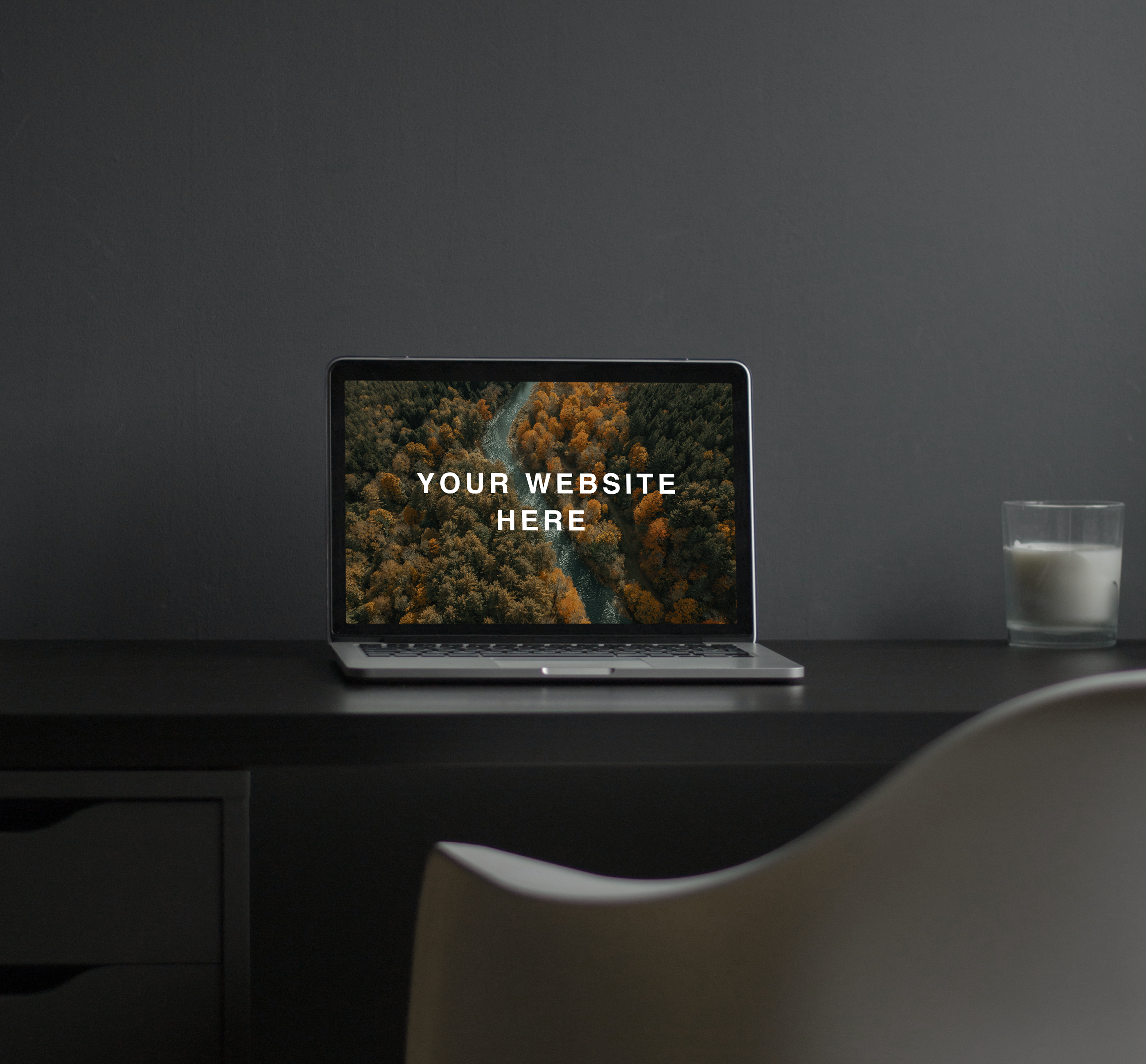 Logo design for the brand Redo on green gradient background